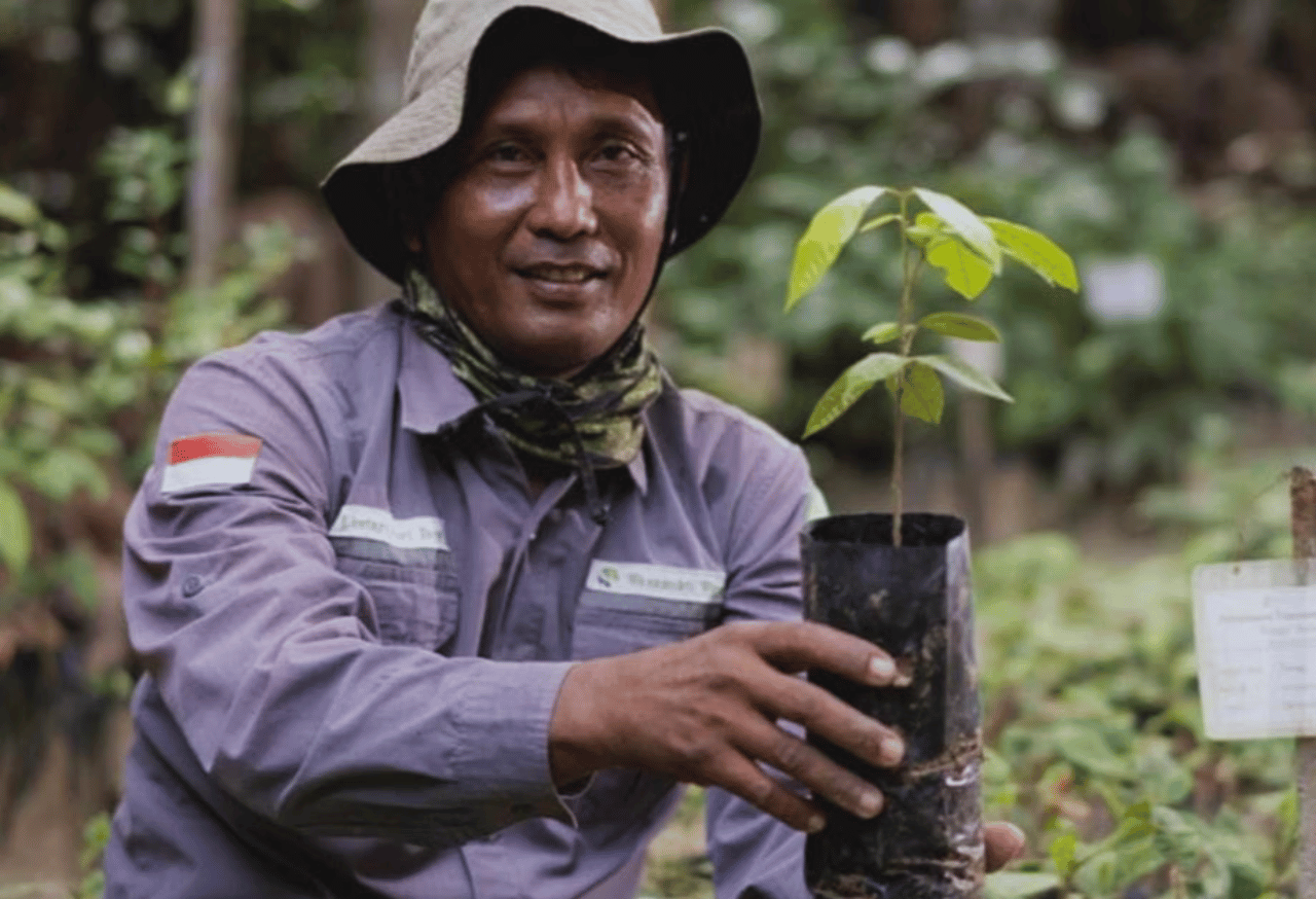 Mengintegrasikan Masyarakat Adat dalam Pengelolaan Berkelanjutan