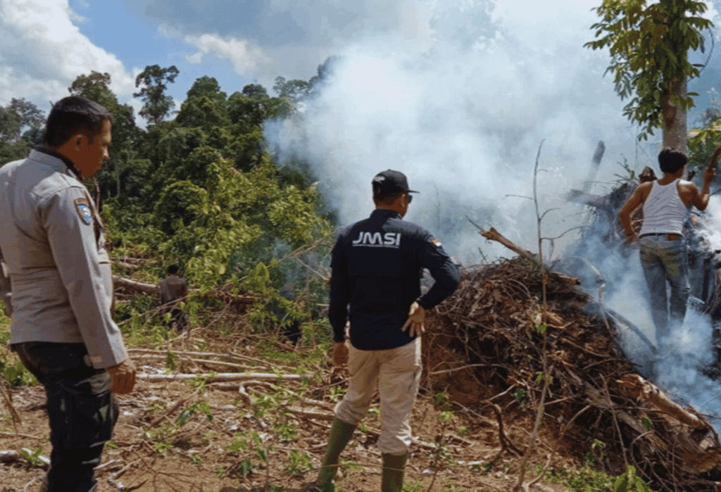 Tantangan dan Upaya Konservasi